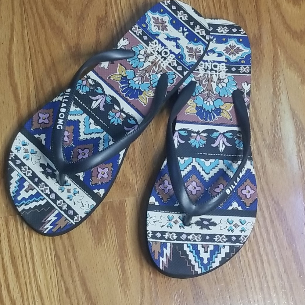 Billabong sandals size 5/6‎